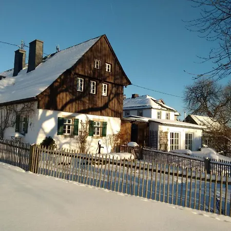 בית נופש Austragshaus Almbranz *